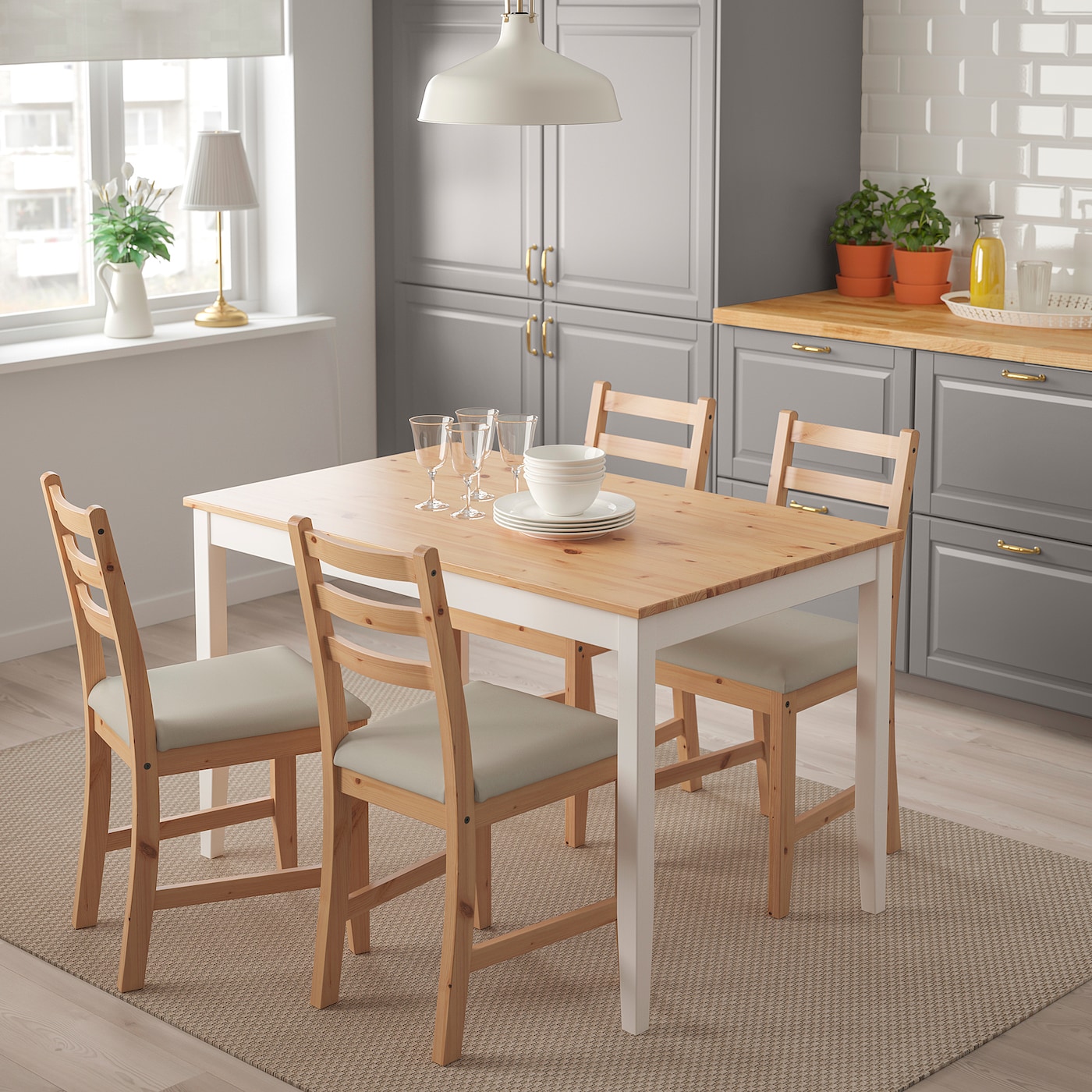 lerhamn-table-and-4-chairs-light-antique-stain-white-stain-vittaryd-beige__0732510_pe738650_s5.jpeg