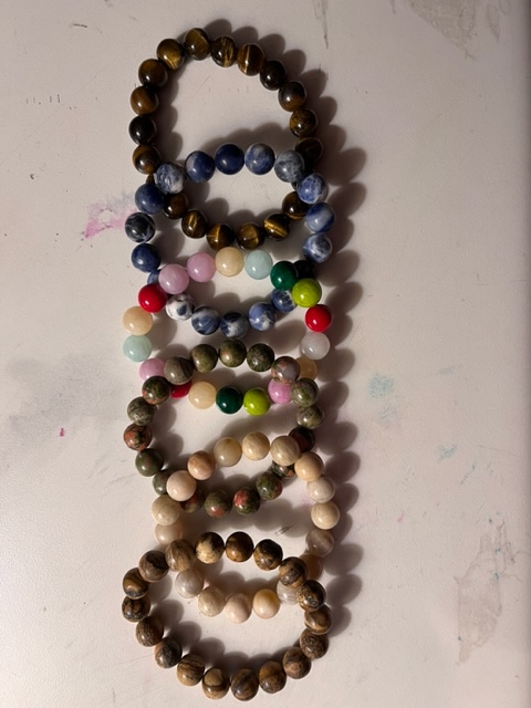 6 bracelets_2022_11_21.jpg