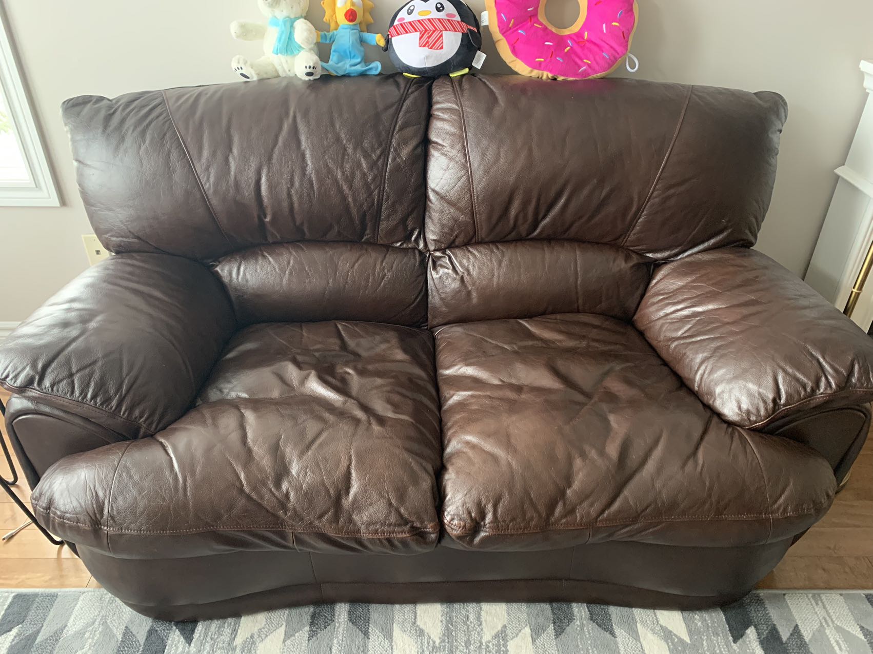 Loveseat1.jpg