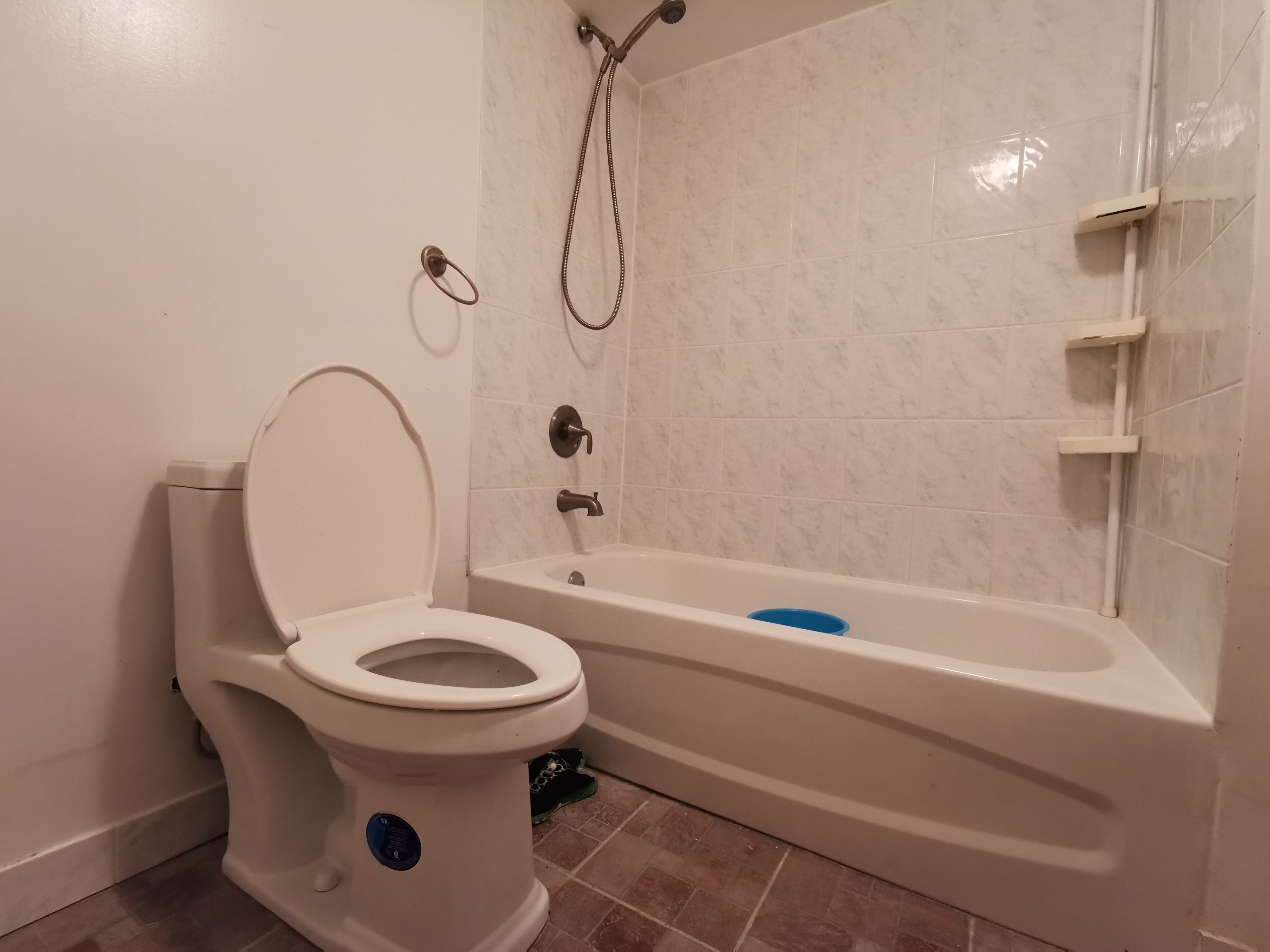 basement bath room 2.jpg