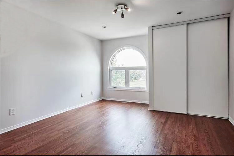 floor3mainbedroom1.jpg