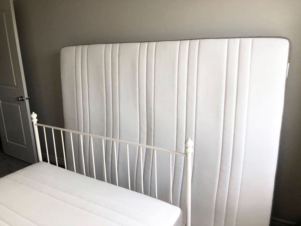 2Queen mattress.jpg