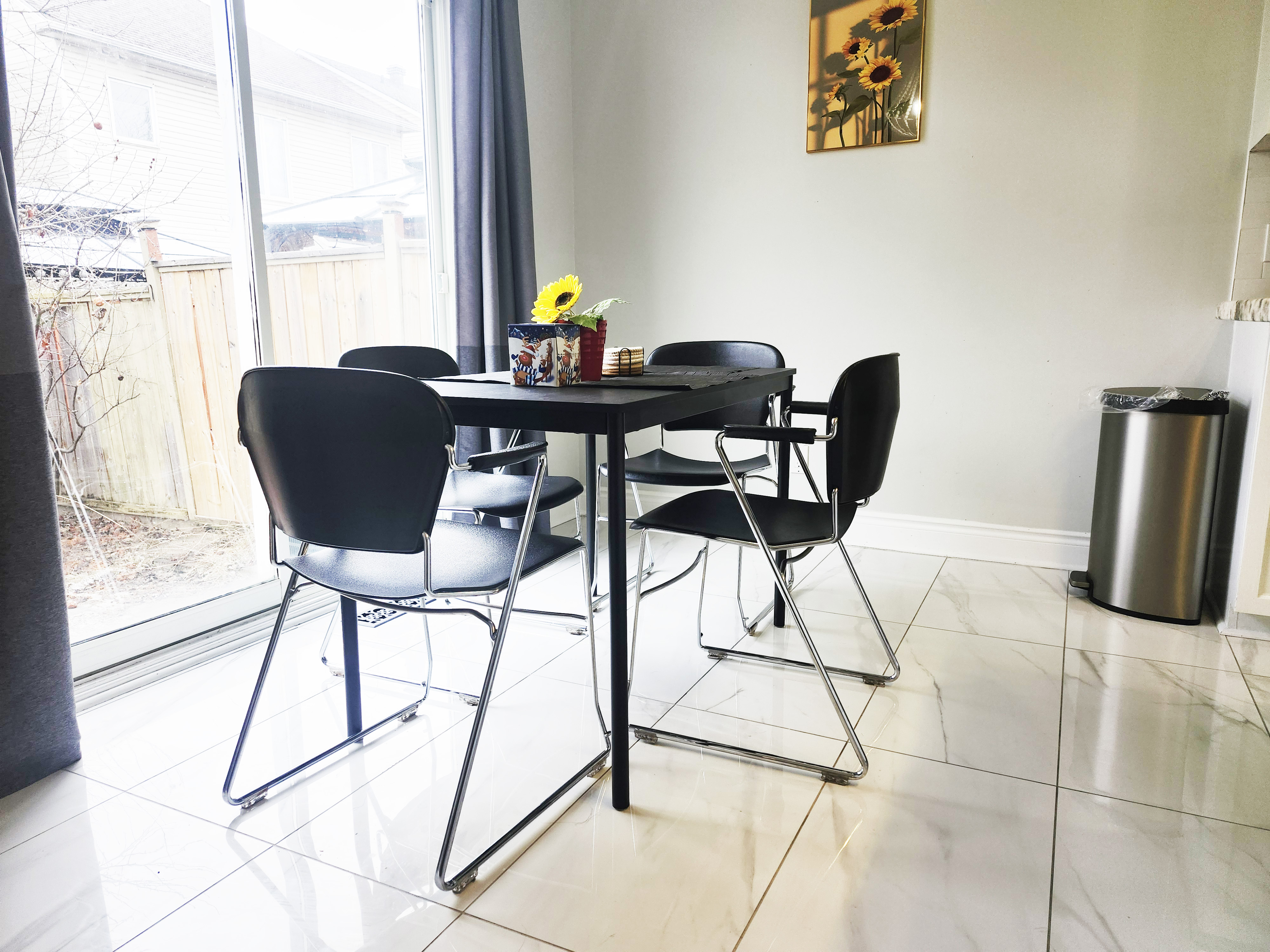 Eating area 3.jpg