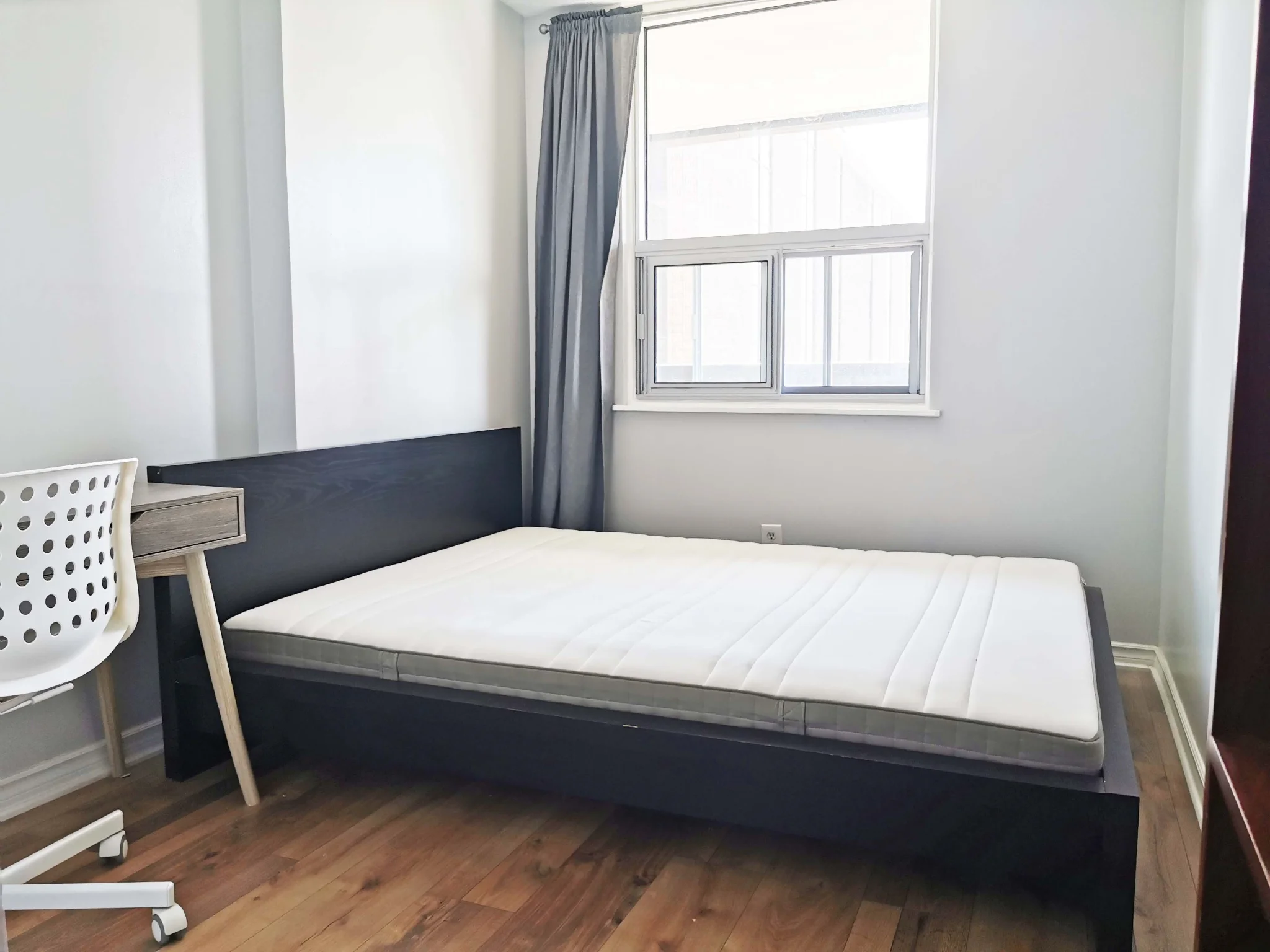 2nd bedroom 1.webp