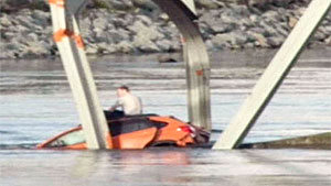 mi-bc-130523-skagit-bridge-collapse-king5.jpg