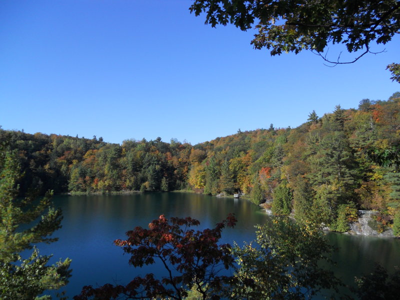 29sept2013-pinklake.JPG