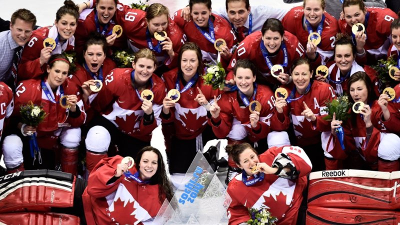 women_hockey.jpg