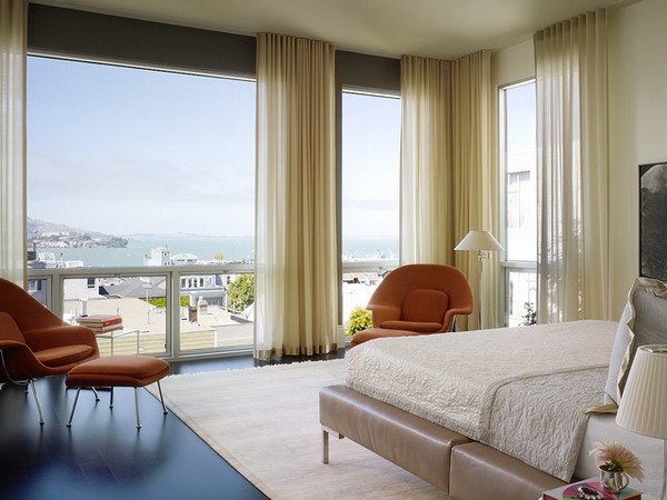Luxurious-Bedroom-Design-with-Curtains-and-Drapes.jpg