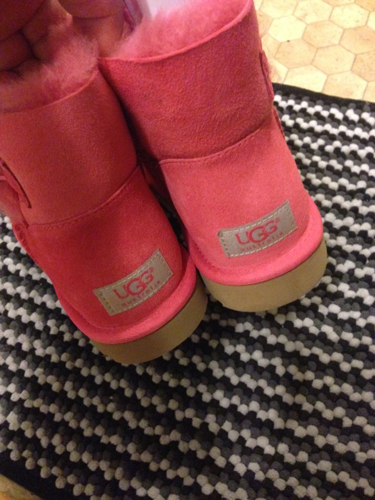 ugg.JPG