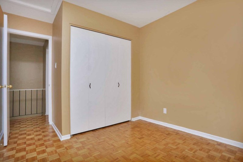 215-3310southgate031.jpg