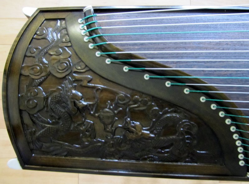 guzheng 雕龙-尾.JPG