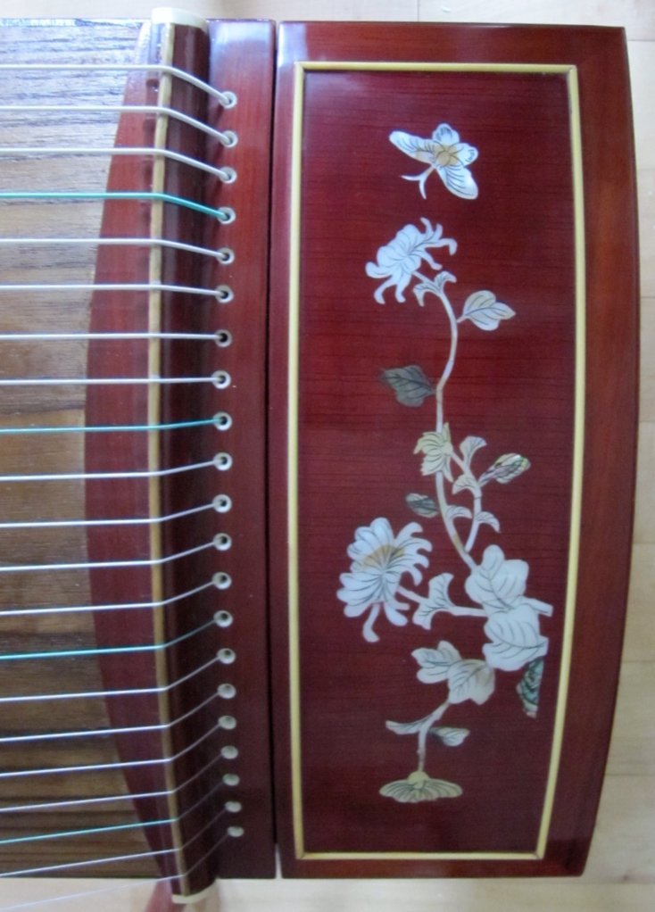 guzheng 红木贝雕-头.JPG
