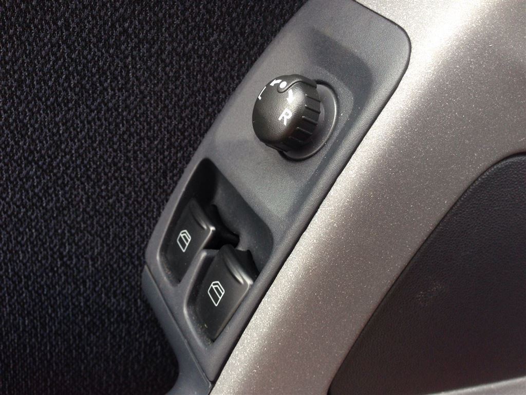 Power window and mirrors.jpg