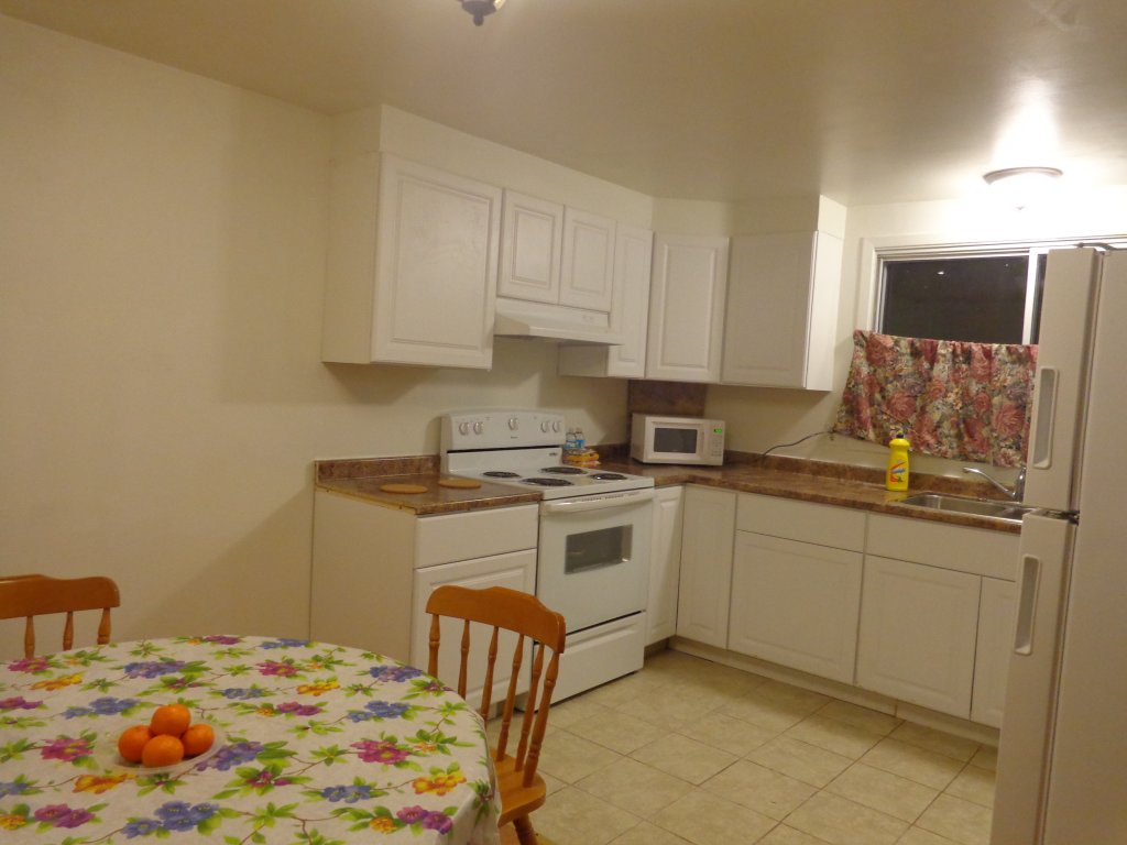 kitchen 1.JPG