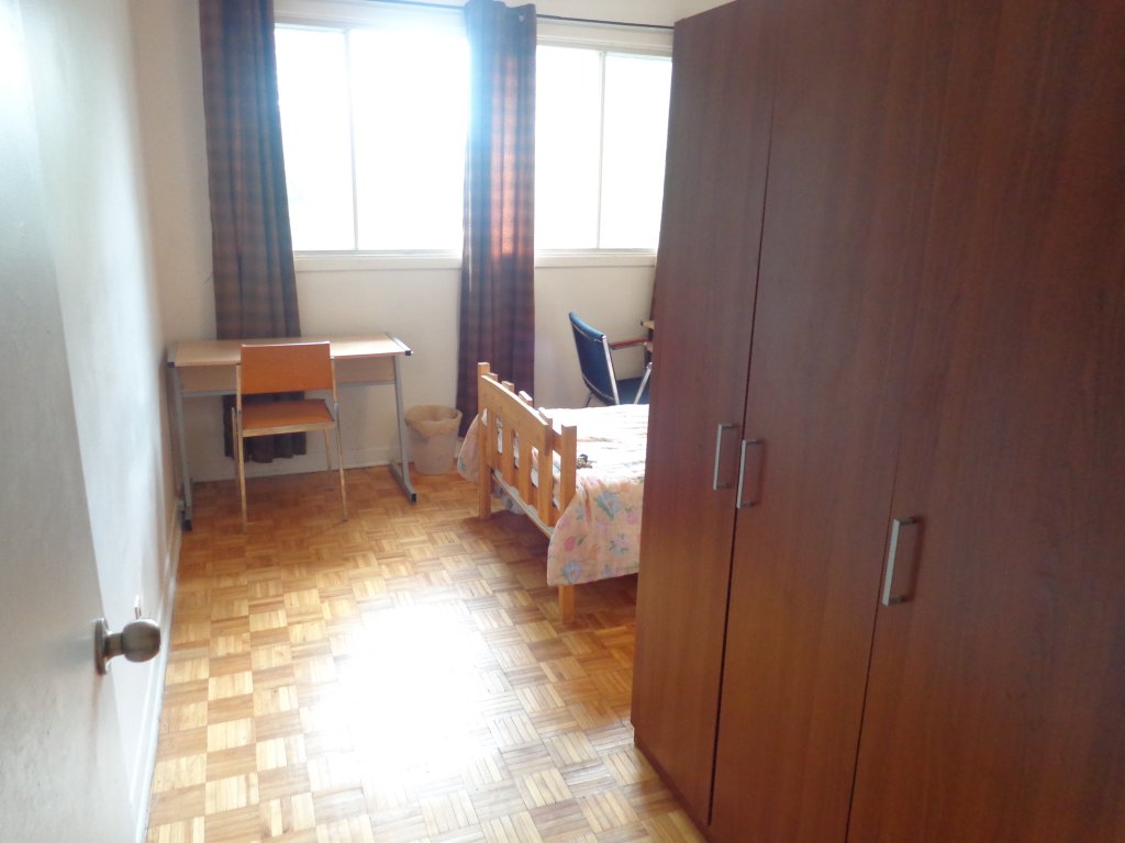 room with private bathroom.JPG