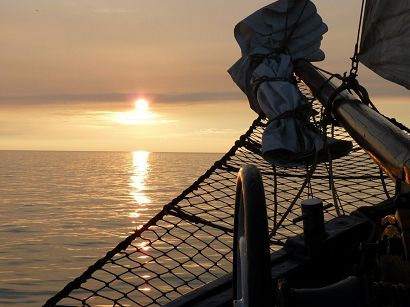 sailing-vessel-456037_1280.jpg
