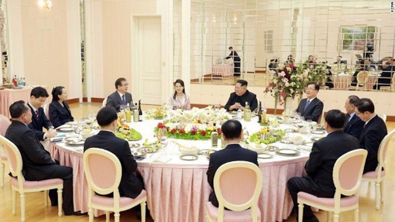 180306081056-01-south-korea-delegation-kim-jong-un-exlarge-169.jpg