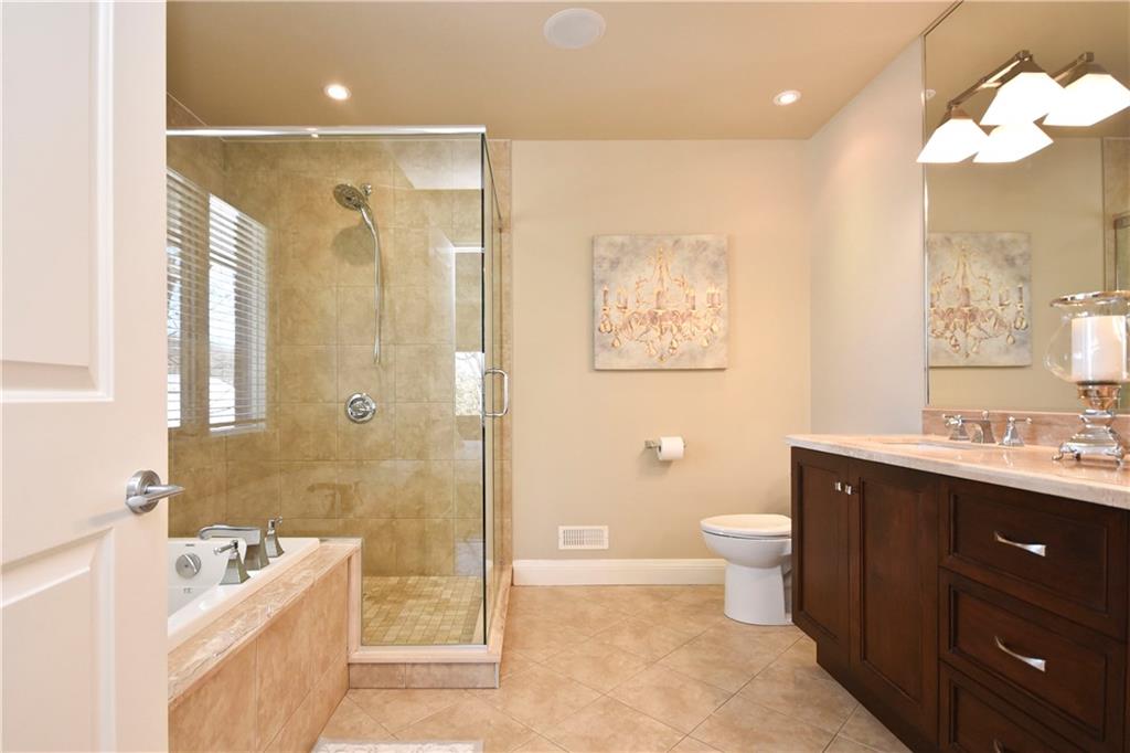 105Ensuite.jpg