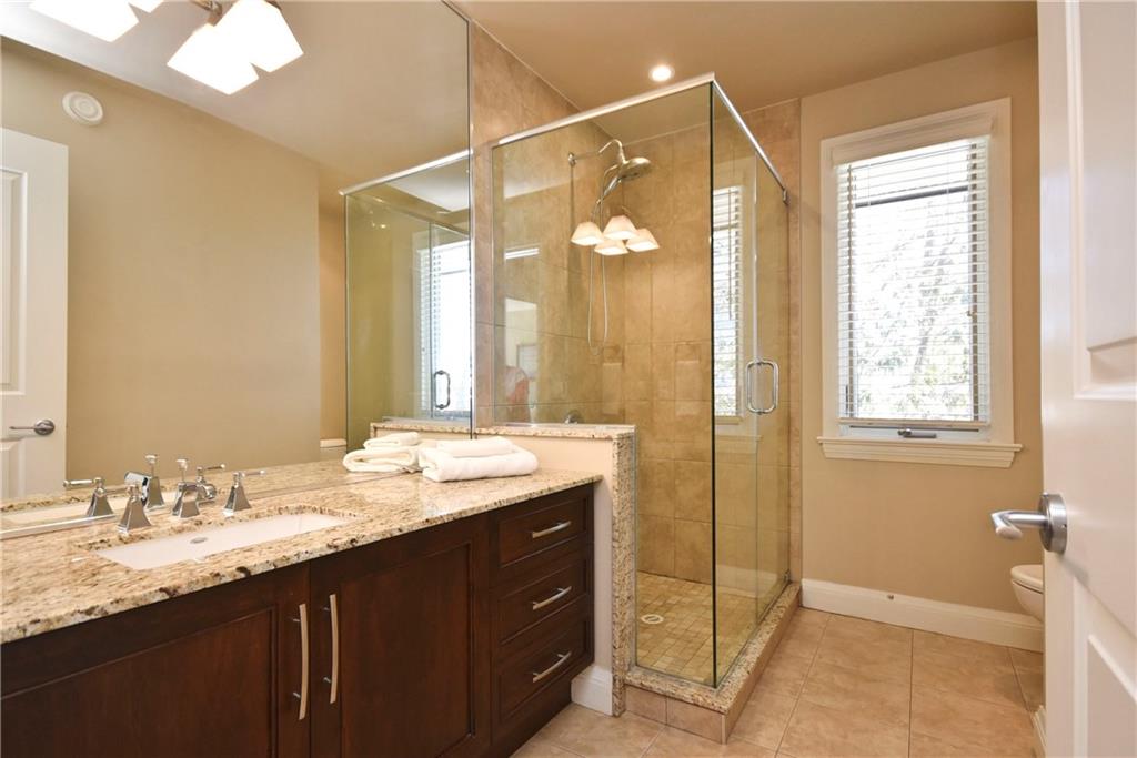 105bath2.jpg