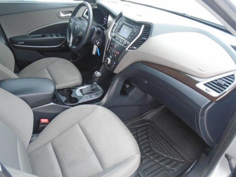 2017-Hyundai-Santa-Fe-XL-Base-61495-12_20200212105959849.jpeg