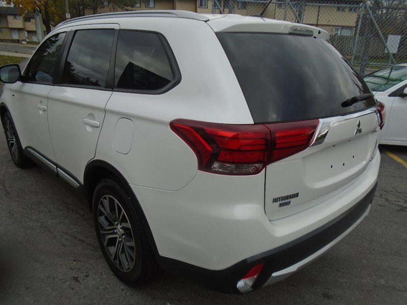 2016-Mitsubishi-Outlander-SE-91403-3_20191111094216350.jpeg