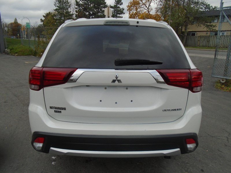 2016-Mitsubishi-Outlander-SE-91403-4_20191111094218960.jpeg