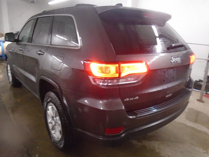 2019-Jeep-Grand-Cherokee-Laredo-91764-3_20191205121423001.jpeg