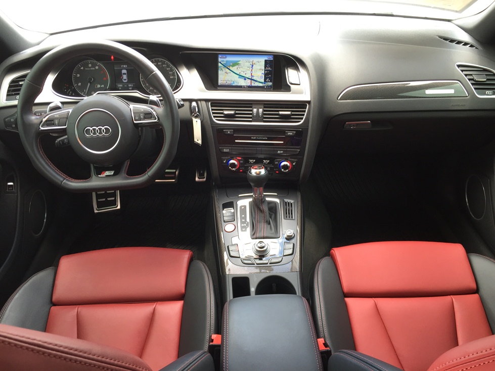 Interior S4 (4).JPG