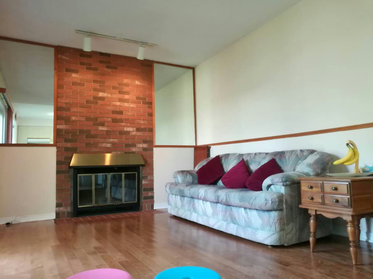 housepic3.jpg