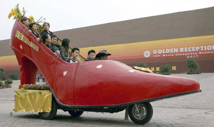 shoe-car-2006.jpg