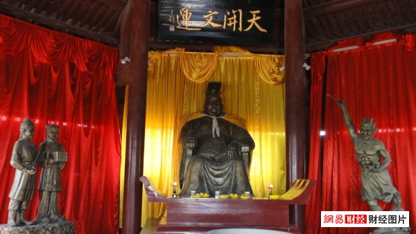 88KPHHPJ50ST0025.jpg