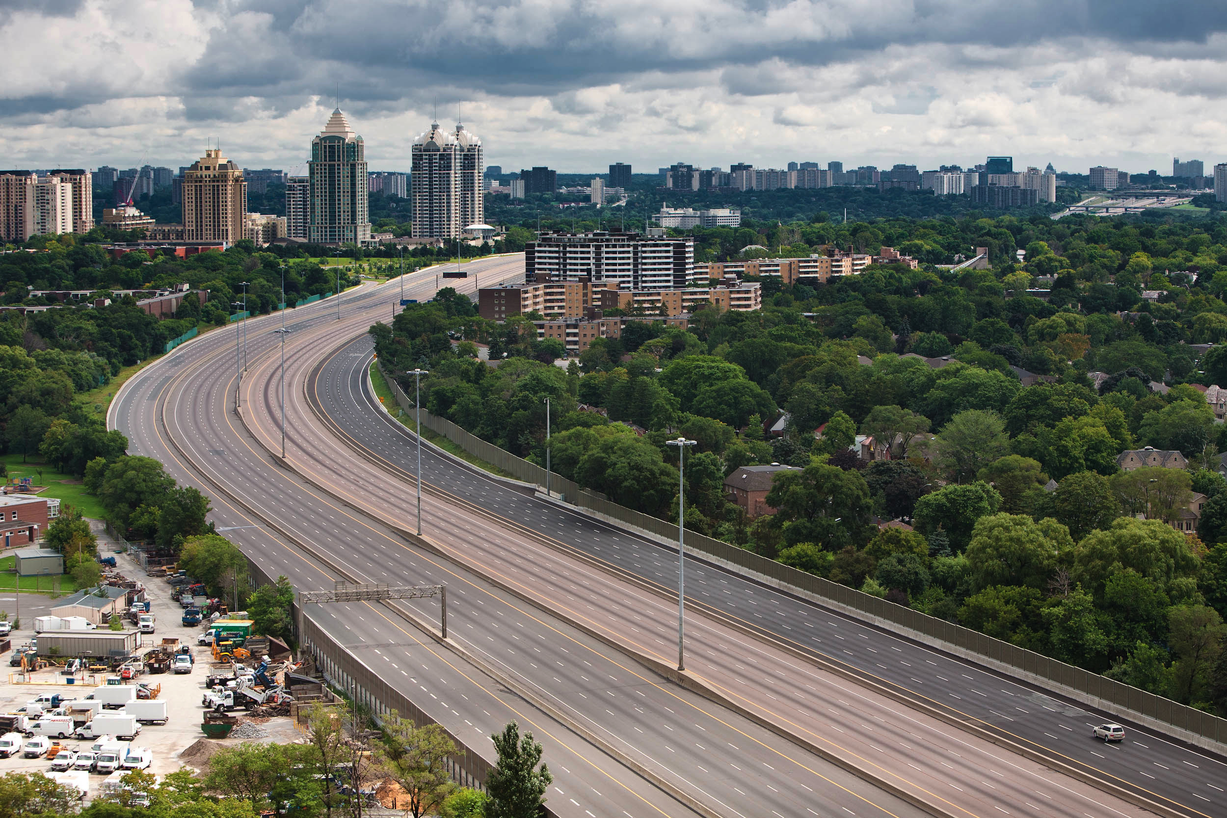 Evacuated_Highway_401_Color.jpg