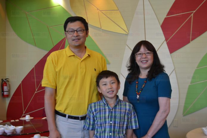 Geng-Tan_family-696x464.jpg