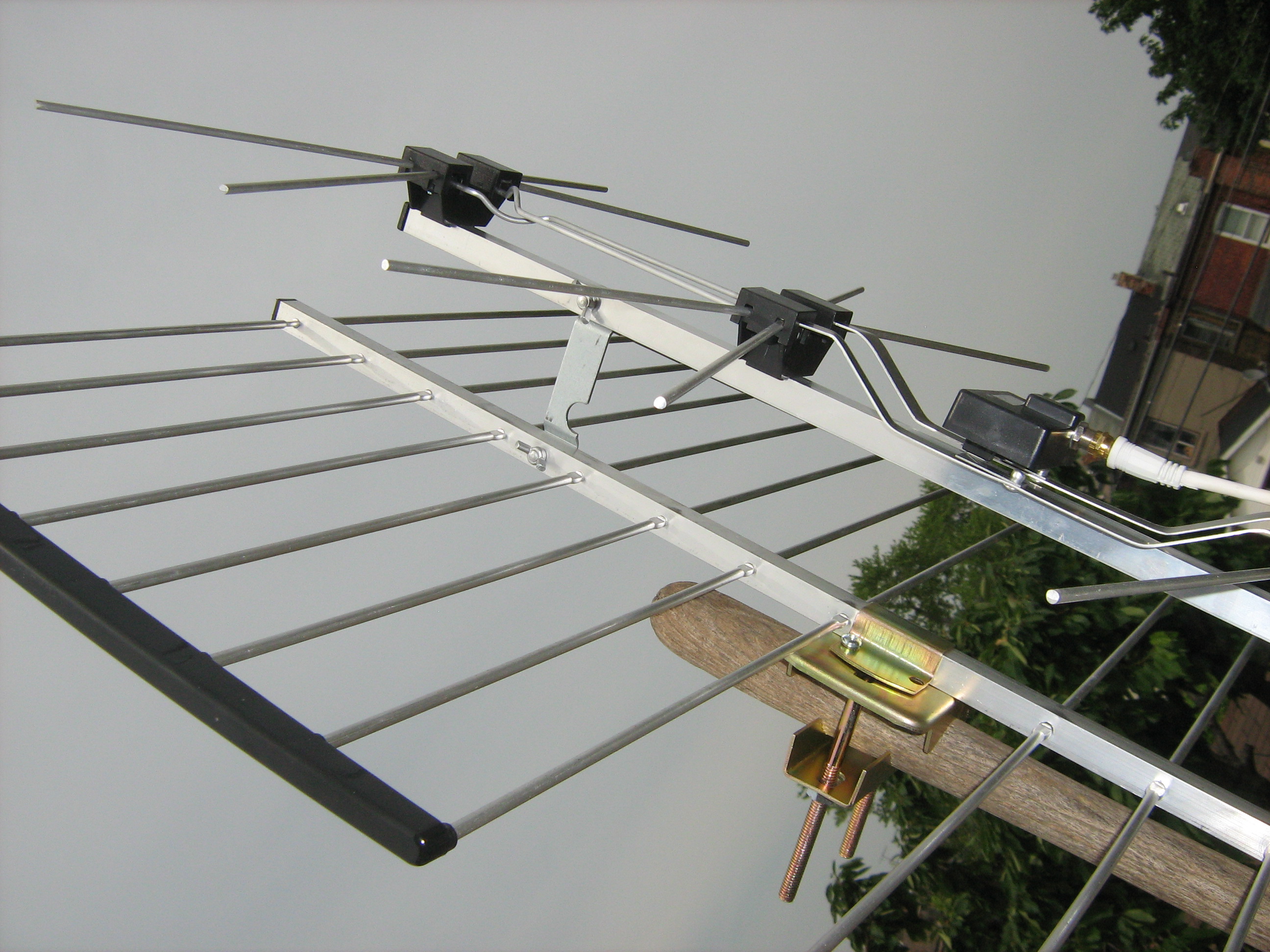 hdtvantennainstall-012.jpg