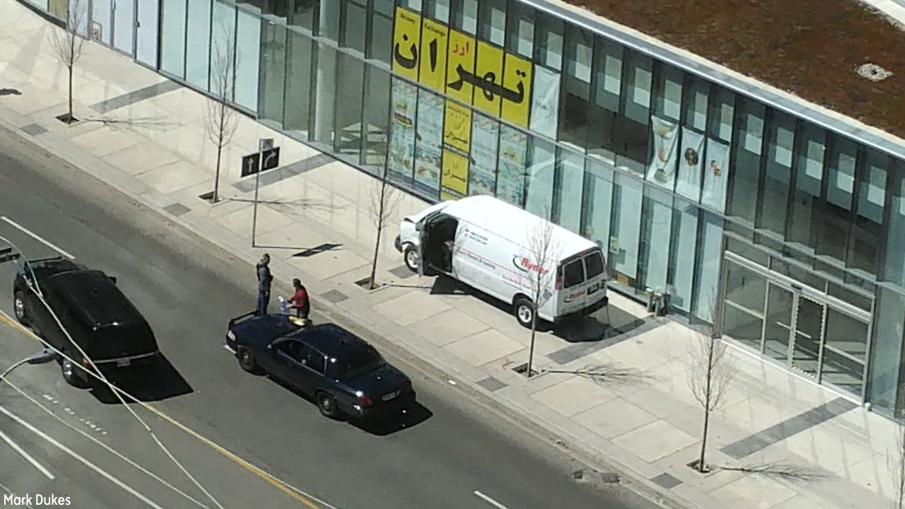 3382840_042318-toronto-van-crash-img.jpg