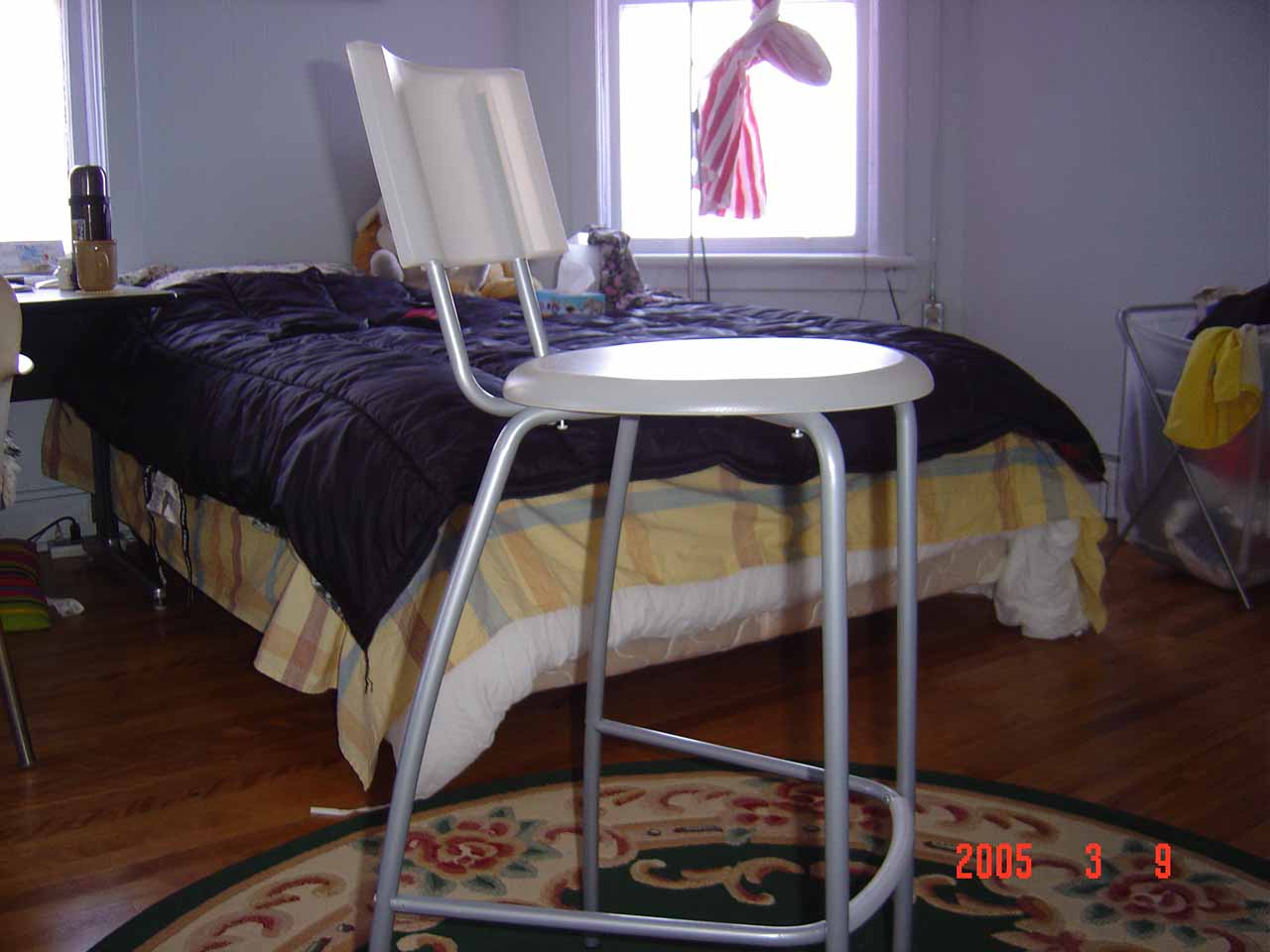 chair.jpg