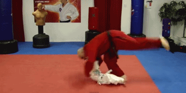 b8b73ba1jw1eoiomi7fzgg20a7053qqy.gif