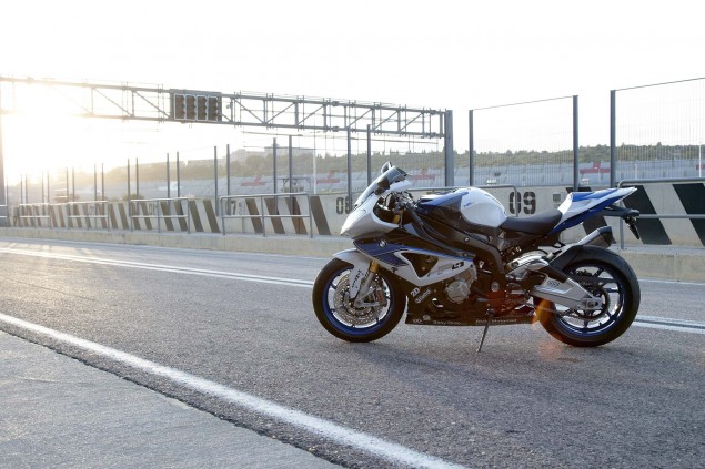 BMW-HP4-21-635x423.jpg