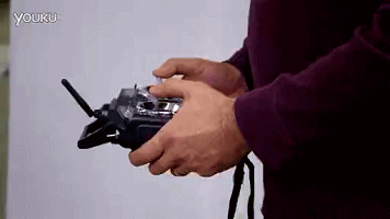68611fd2gw1eokml1n638g209w05kkjn.gif