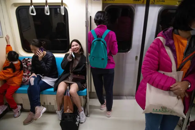 台北捷运上的乘客 台北捷运上的乘客
