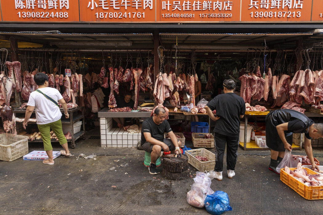 成都的一处街边市场。 成都的一处街边市场。