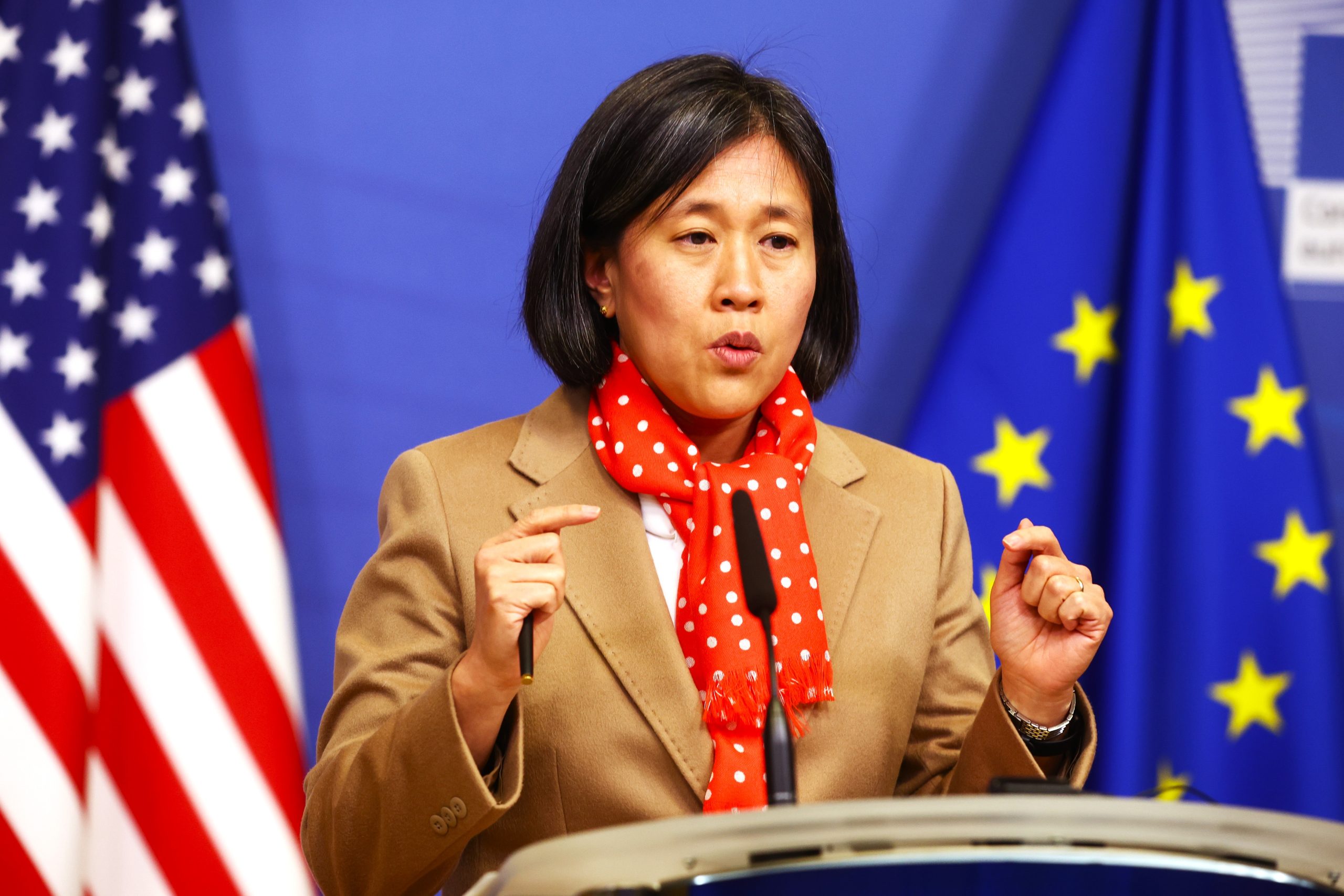 www.euractiv.com