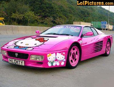 hello-kitty-car.jpg