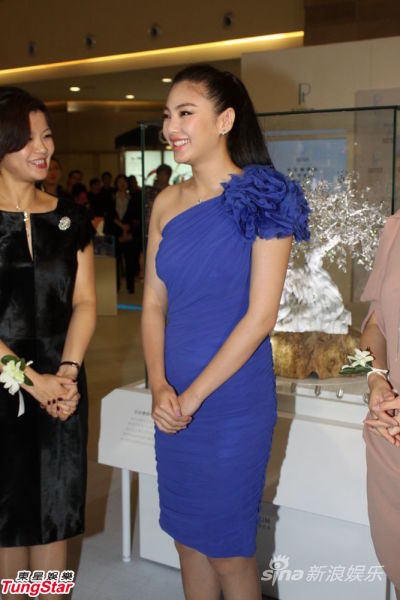 U7392P28DT20121017020839_1.jpg