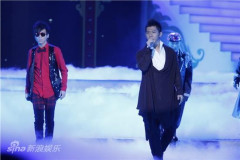 U4175P28T3D3223593F346DT20110202001038_small_h.jpg