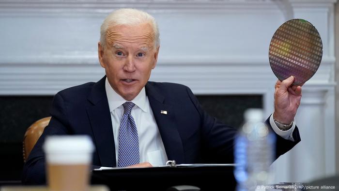 Joe Biden und Kamala Harris I American Jobs Plan