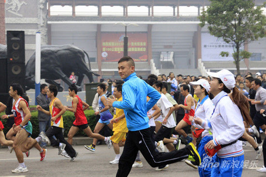 U2398P28T3D3481919F329DT20111115155543.jpg