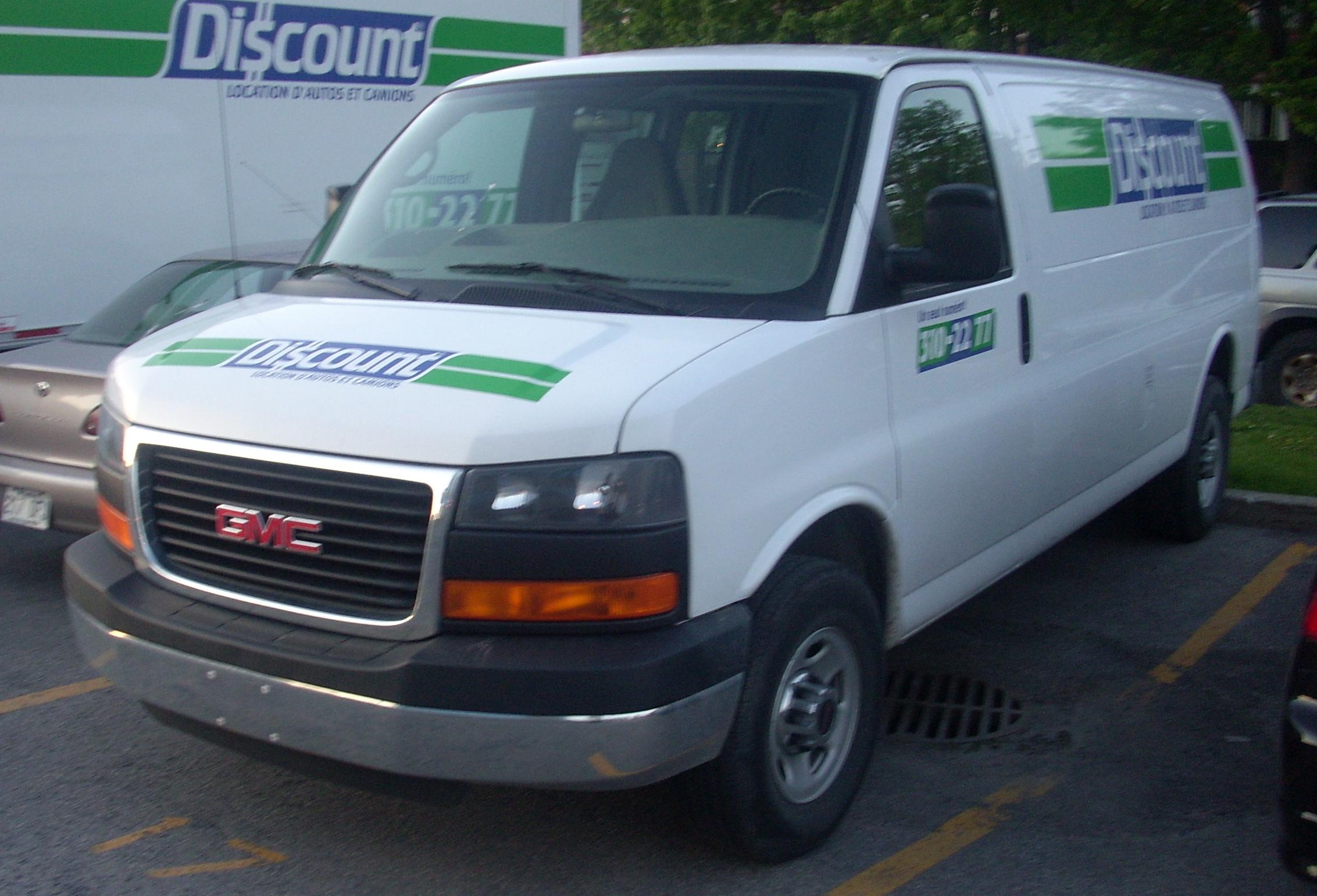 GMC_Savana_(Discount_Car_Rental).JPG