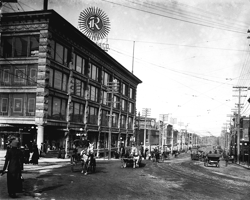 The Daly Building, which housed Ottawa’s first department store c.1900-1905 (City of Ottawa Archives)