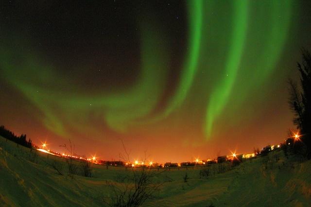 151215124419_Northern_Lights_at_Yellowknife1.jpg